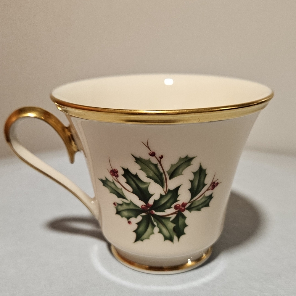 COPY - Vintage - LENOX - Footed Christmas Tea Cup